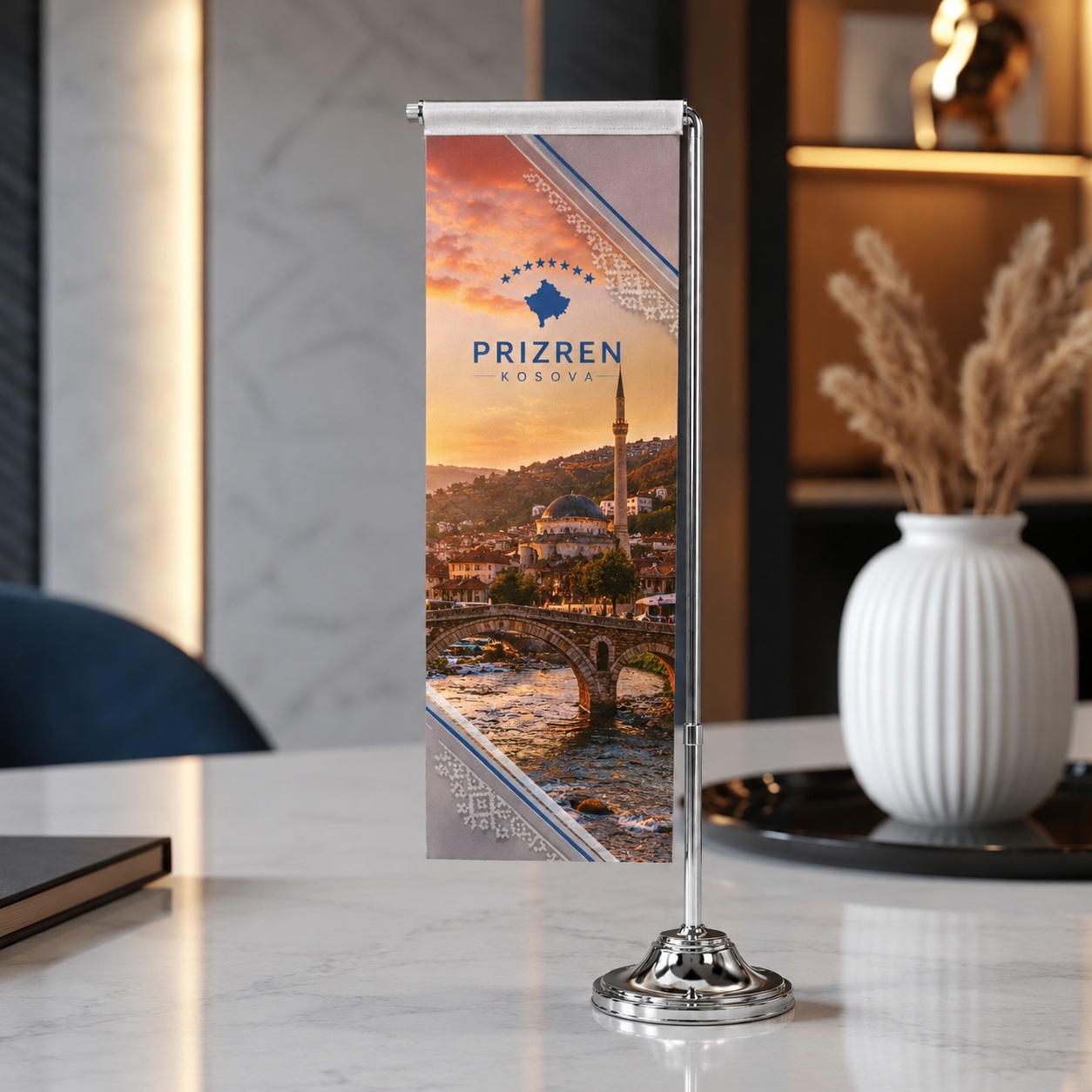 Flamur Tavoline Vertikal i Personalizuar, 10x20cm me Bazament Metalik