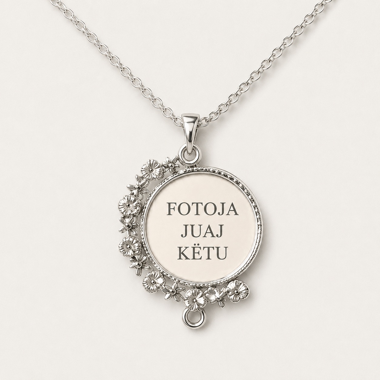 Varëse e Personalizuar në dy anët me Zinxhir Argjendi, Formë e Rrumbullakët me Detaje Lulesh