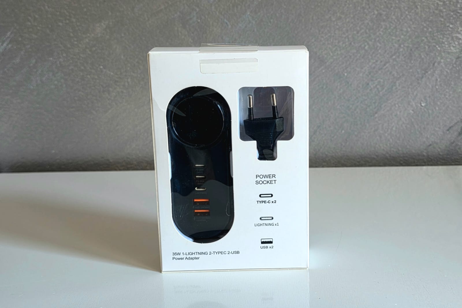 Përshtatës Energjie 35W me 5 Porta (2 Type-C, 2 USB, 1 Lightning), me dizajn modern dhe funksional, për shtëpi, zyrë dhe udhëtime, ngjyrë e zezë